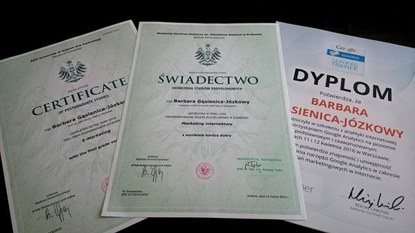 Dyplomy ukończenia studiów podyplomowych z marketingu internetowego, AGH 2016